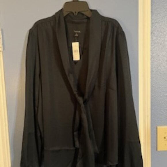 AT Black satiny blouse with tie - Picture 2 of 8